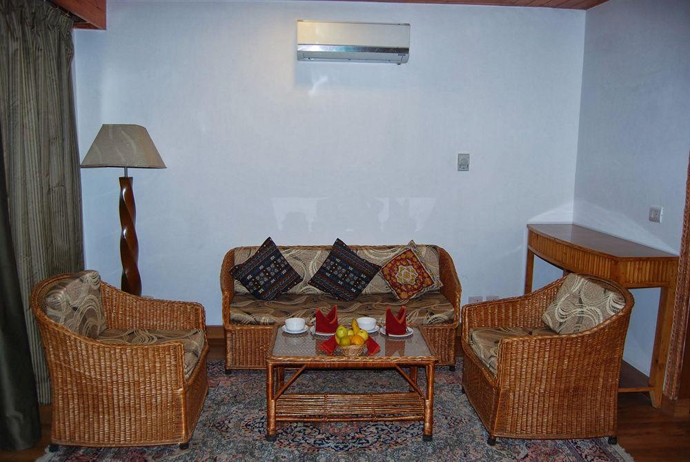Hotel Heevan Resort ศรีนาการ์ ภายนอก รูปภาพ
