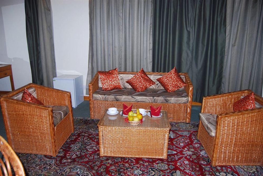 Hotel Heevan Resort ศรีนาการ์ ภายนอก รูปภาพ