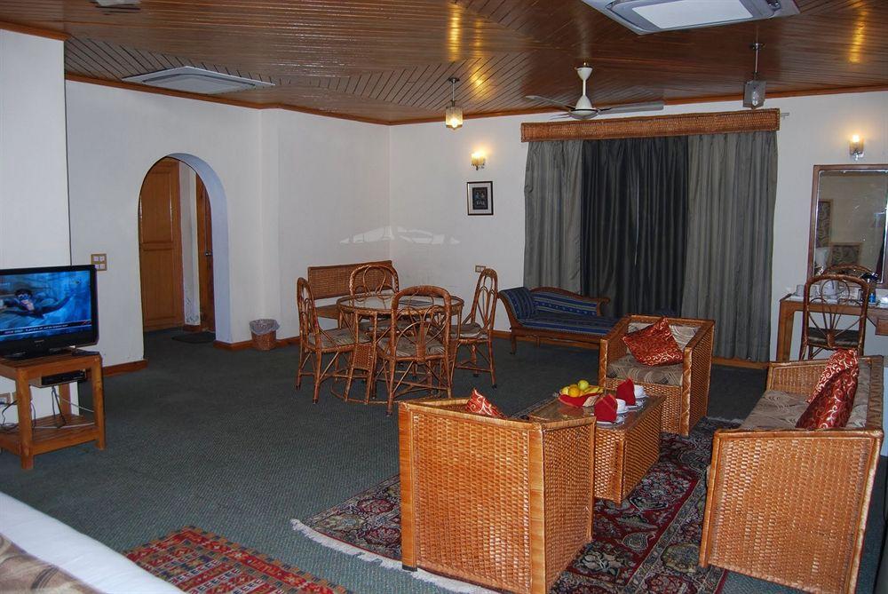 Hotel Heevan Resort ศรีนาการ์ ภายนอก รูปภาพ