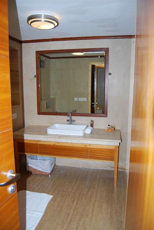 Hotel Heevan Resort ศรีนาการ์ ภายนอก รูปภาพ
