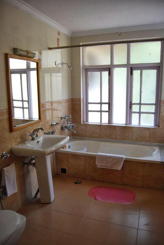 Hotel Heevan Resort ศรีนาการ์ ภายนอก รูปภาพ